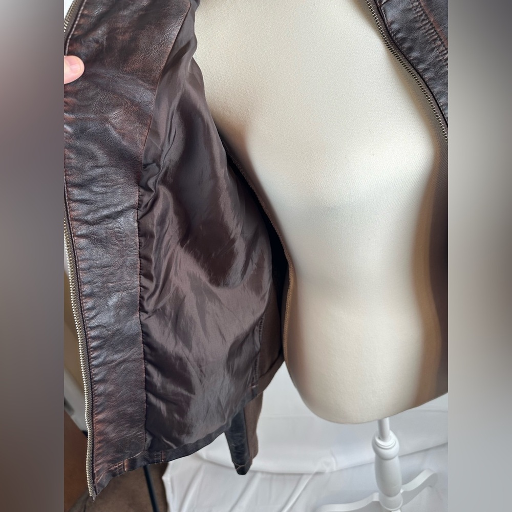 Maurice’s Faux Brown Leather Jacket Full Zip Size Large - Picture 7 of 15